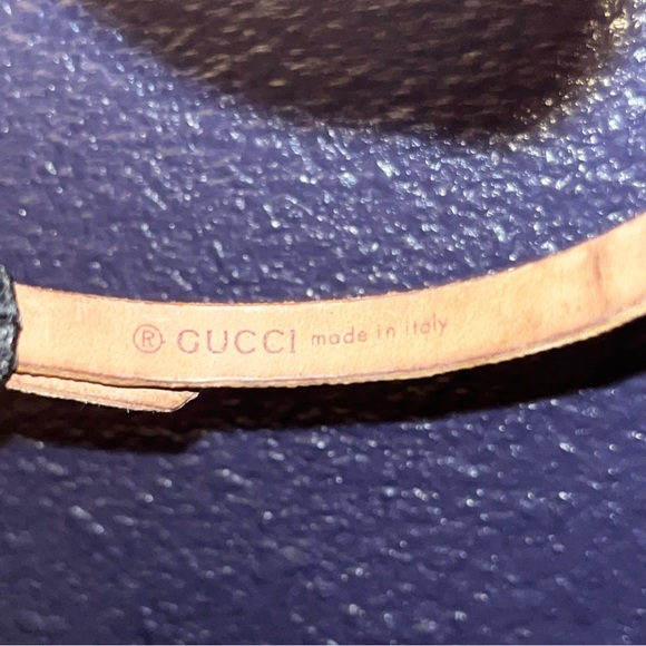 Gucci: Crystals Embellished Double GG Antique Calfskin Choker Necklace - Picture 14 of 15